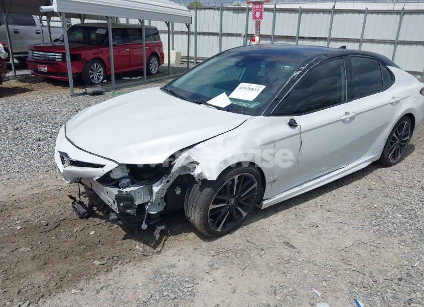 Photo 2 of 2019 Toyota Camry XSE (VIN 4T1B61HK5KU213312)