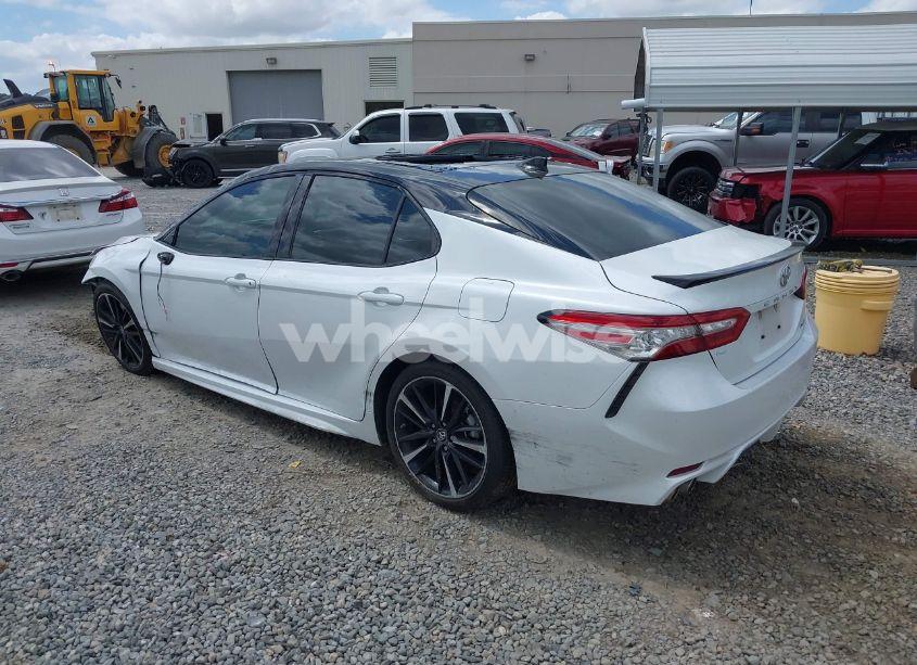 Photo 3 of 2019 Toyota Camry XSE (VIN 4T1B61HK5KU213312)