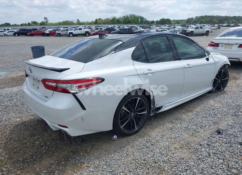 Photo 4 of 2019 Toyota Camry XSE (VIN 4T1B61HK5KU213312)