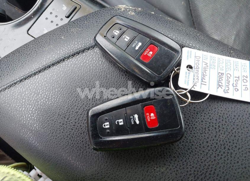 Photo 11 of 2019 Toyota Camry XSE (VIN 4T1B61HK5KU232460)