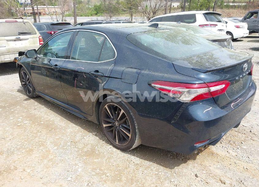 Photo 3 of 2019 Toyota Camry XSE (VIN 4T1B61HK5KU232460)