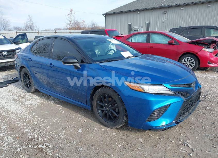 2019 Toyota Camry XSE (VIN 4T1B61HK5KU291864) main photo