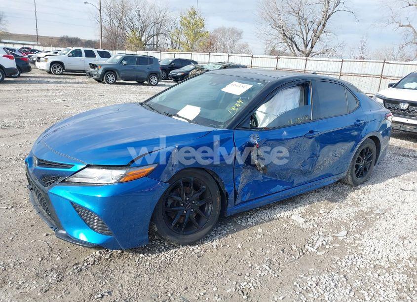 Photo 2 of 2019 Toyota Camry XSE (VIN 4T1B61HK5KU291864)