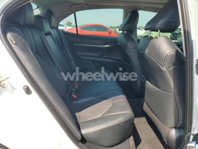 Photo 3 of 2019 TOYOTA CAMRY XSE (VIN 4T1B61HK5KU298314)