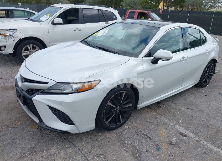 Photo 2 of 2019 Toyota Camry XSE (VIN 4T1B61HK5KU813375)