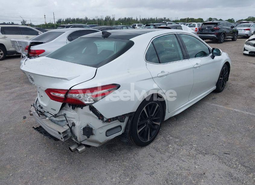 Photo 4 of 2019 Toyota Camry XSE (VIN 4T1B61HK5KU813375)