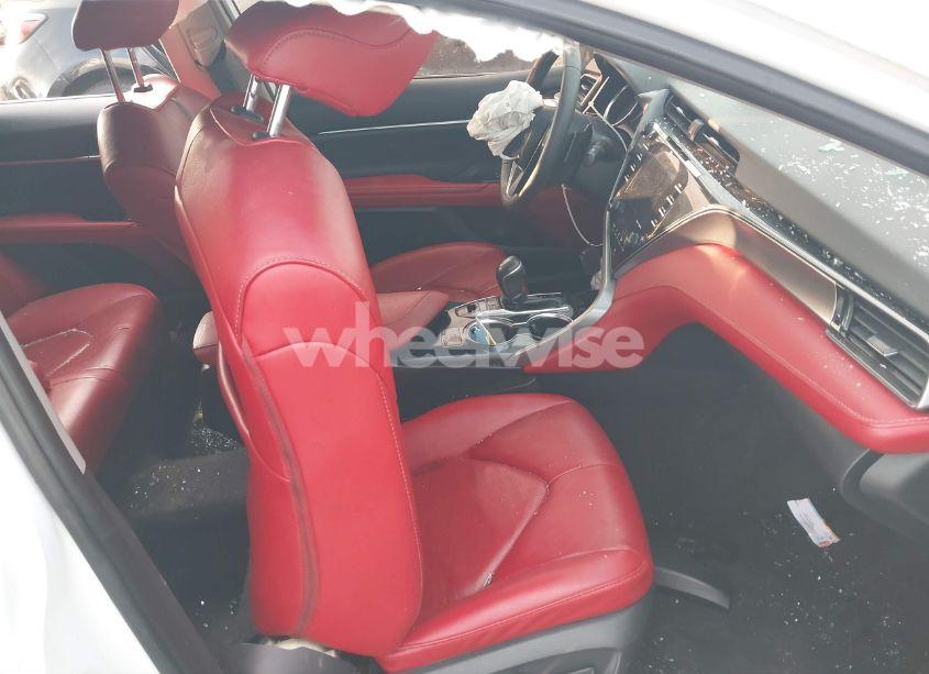 Photo 5 of 2019 Toyota Camry XSE (VIN 4T1B61HK5KU831410)