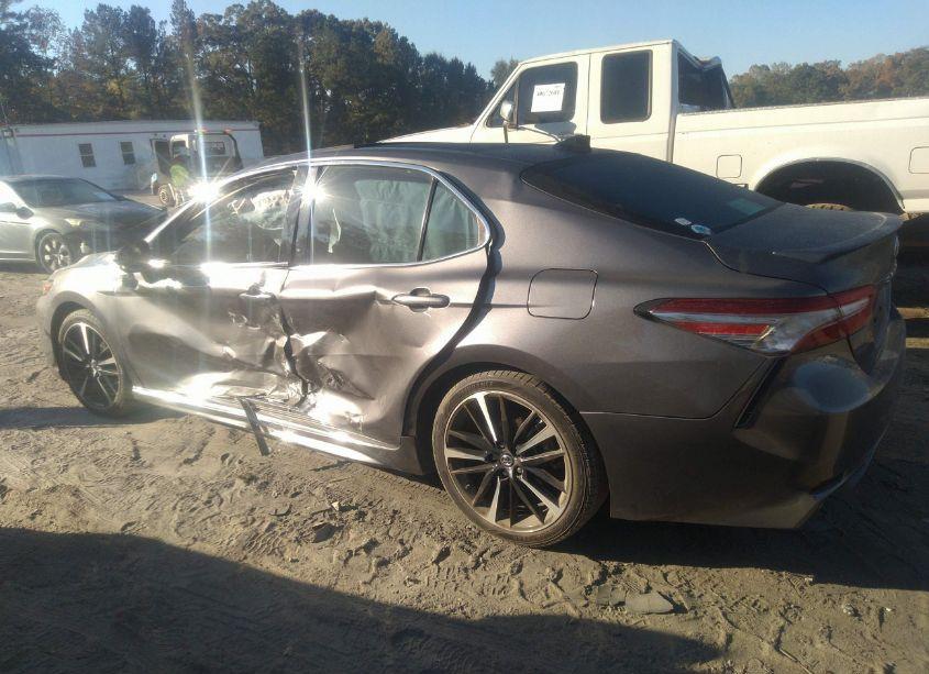 Photo 14 of 2019 Toyota Camry XSE (VIN 4T1B61HK5KU833920)