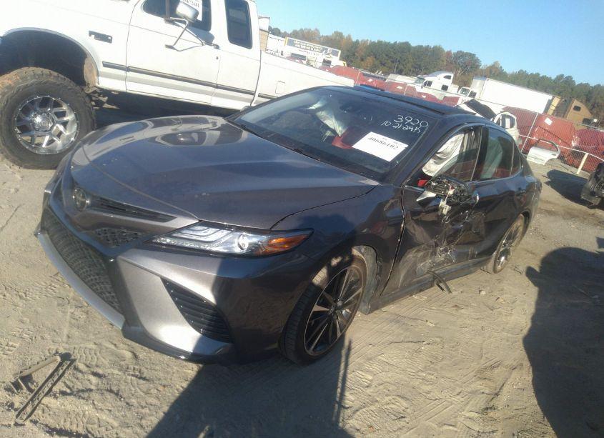 Photo 2 of 2019 Toyota Camry XSE (VIN 4T1B61HK5KU833920)