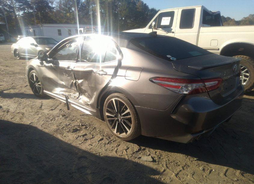 Photo 3 of 2019 Toyota Camry XSE (VIN 4T1B61HK5KU833920)
