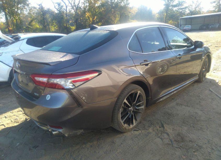 Photo 4 of 2019 Toyota Camry XSE (VIN 4T1B61HK5KU833920)