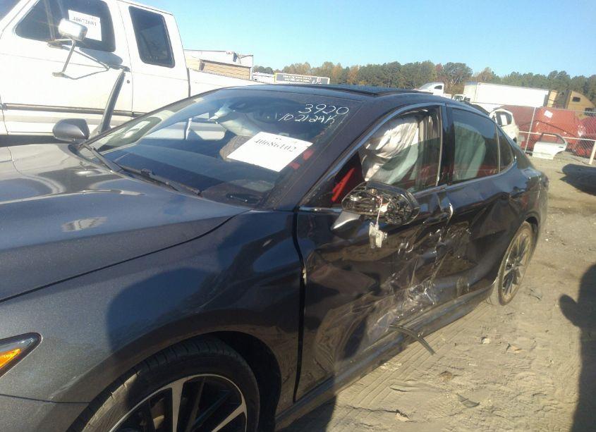 Photo 6 of 2019 Toyota Camry XSE (VIN 4T1B61HK5KU833920)