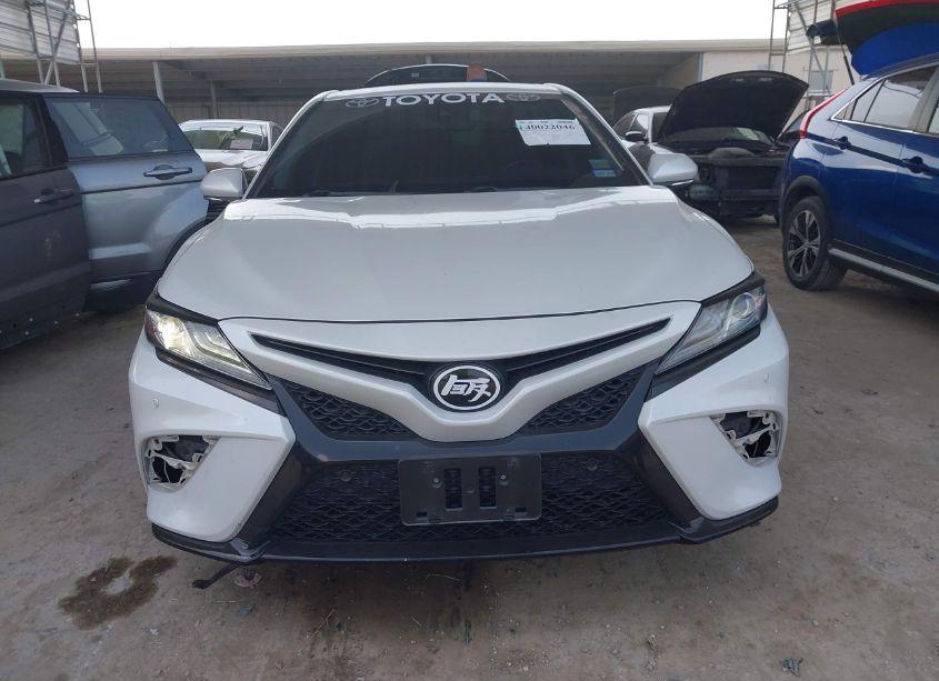 Photo 12 of 2018 Toyota Camry XSE (VIN 4T1B61HK6JU008547)