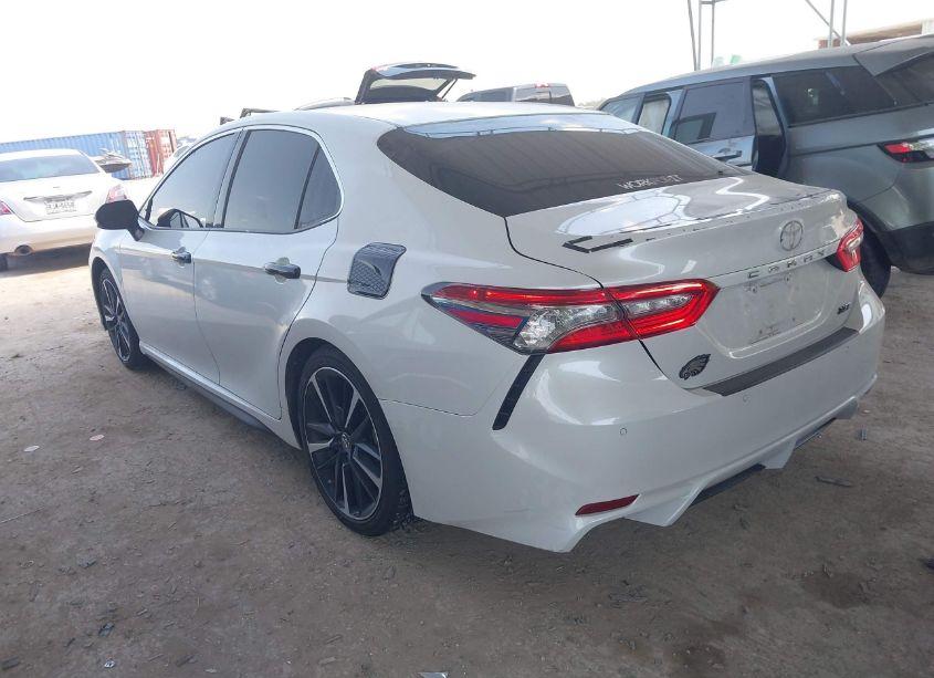 Photo 3 of 2018 Toyota Camry XSE (VIN 4T1B61HK6JU008547)