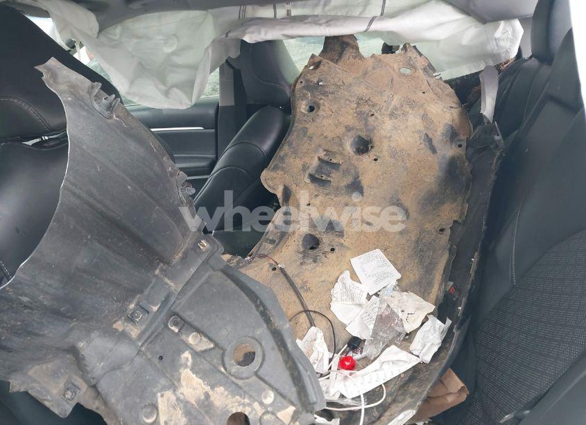 Photo 12 of 2018 Toyota Camry XSE (VIN 4T1B61HK6JU057960)