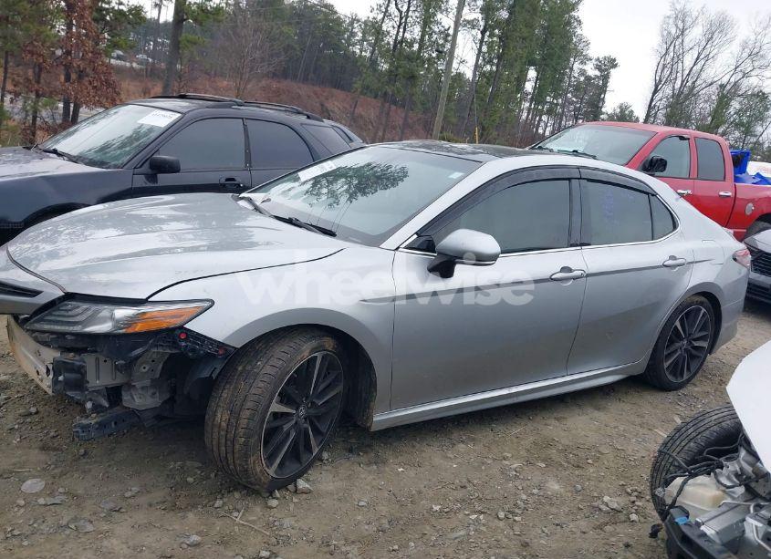 Photo 15 of 2018 Toyota Camry XSE (VIN 4T1B61HK6JU057960)