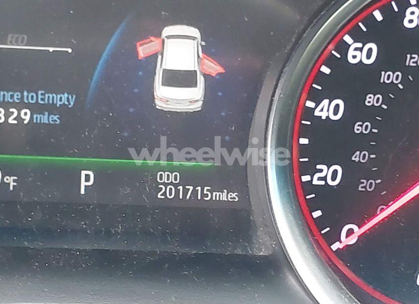 Photo 16 of 2018 Toyota Camry XSE (VIN 4T1B61HK6JU057960)