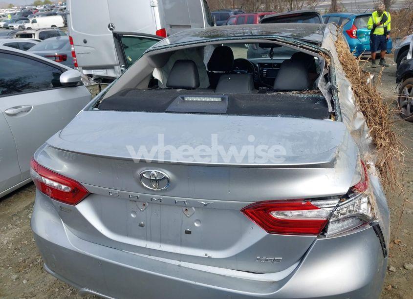 Photo 6 of 2018 Toyota Camry XSE (VIN 4T1B61HK6JU057960)