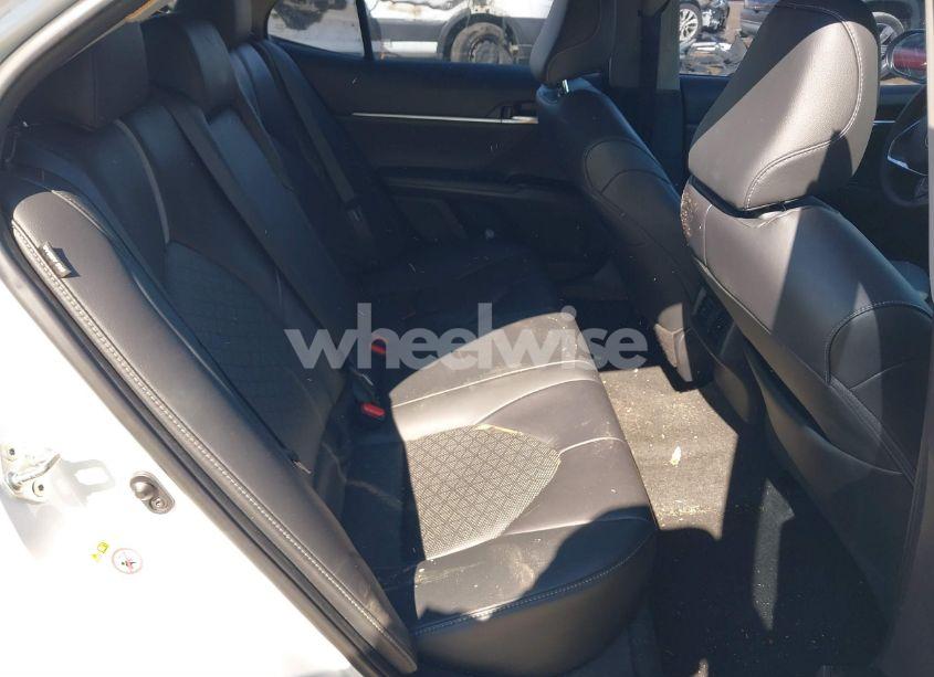 Photo 8 of 2018 Toyota Camry XSE (VIN 4T1B61HK6JU070885)