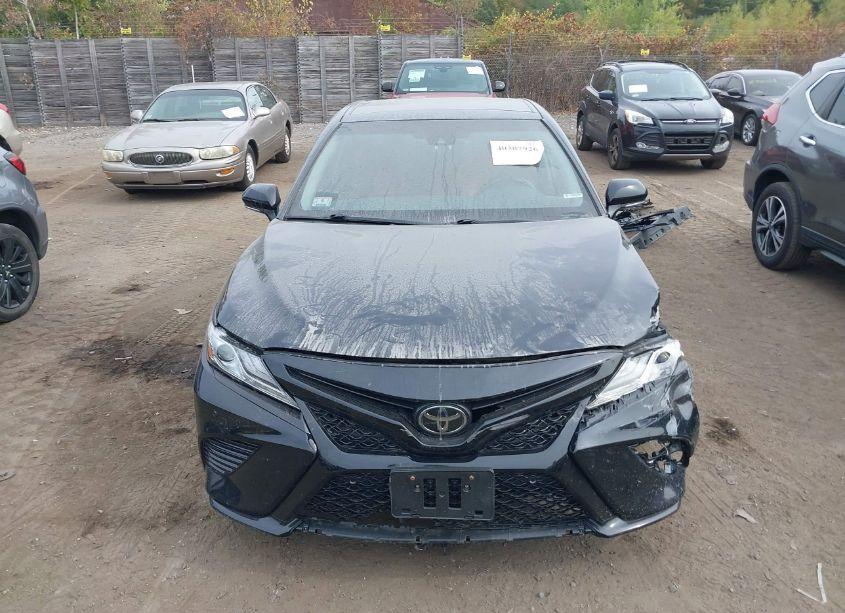Photo 12 of 2018 Toyota Camry XSE (VIN 4T1B61HK6JU092028)