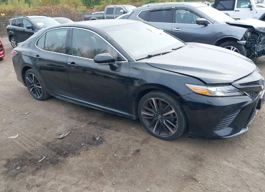 Photo 13 of 2018 Toyota Camry XSE (VIN 4T1B61HK6JU092028)