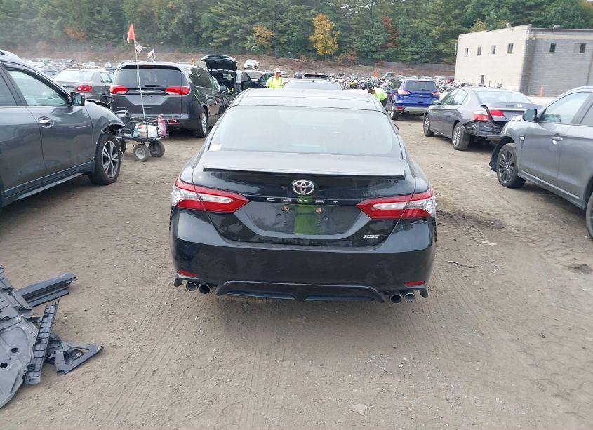 Photo 16 of 2018 Toyota Camry XSE (VIN 4T1B61HK6JU092028)