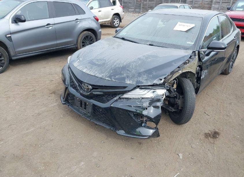 Photo 6 of 2018 Toyota Camry XSE (VIN 4T1B61HK6JU092028)