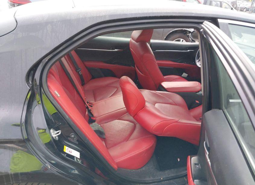 Photo 8 of 2018 Toyota Camry XSE (VIN 4T1B61HK6JU092028)