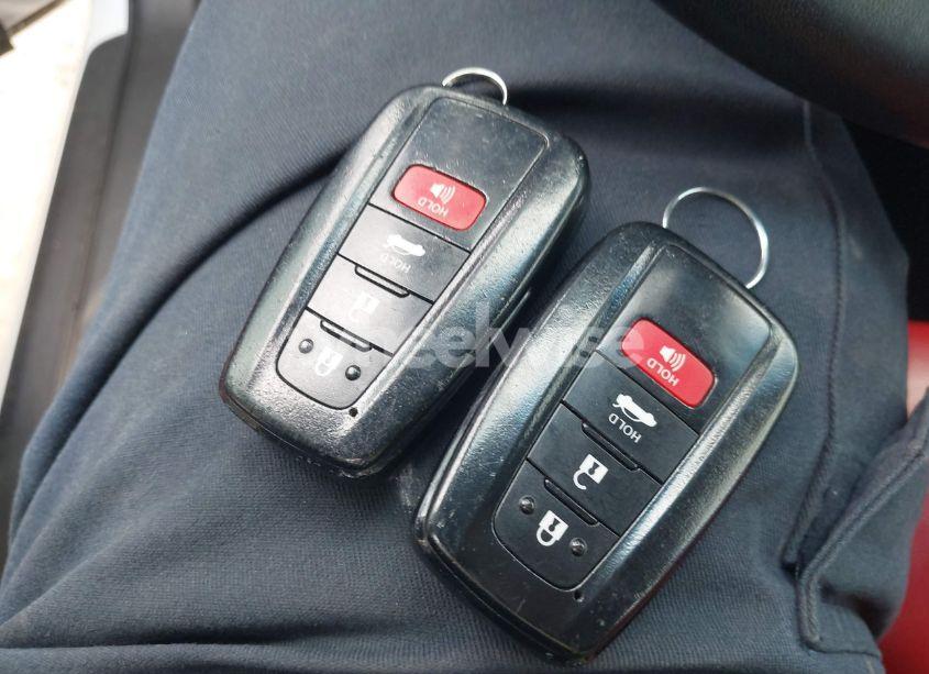 Photo 11 of 2018 Toyota Camry XSE (VIN 4T1B61HK6JU127943)