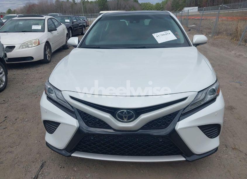 Photo 13 of 2018 Toyota Camry XSE (VIN 4T1B61HK6JU127943)