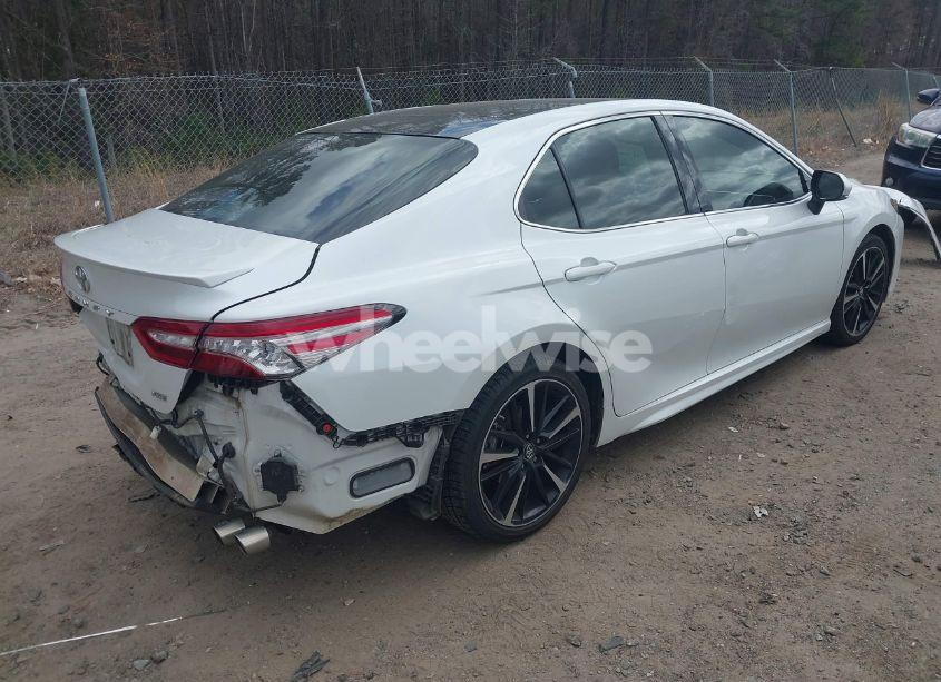 Photo 4 of 2018 Toyota Camry XSE (VIN 4T1B61HK6JU127943)