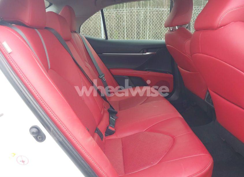 Photo 8 of 2018 Toyota Camry XSE (VIN 4T1B61HK6JU127943)