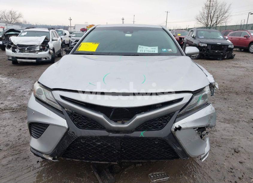Photo 11 of 2018 Toyota Camry XSE (VIN 4T1B61HK6JU128610)