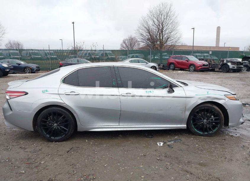 Photo 12 of 2018 Toyota Camry XSE (VIN 4T1B61HK6JU128610)