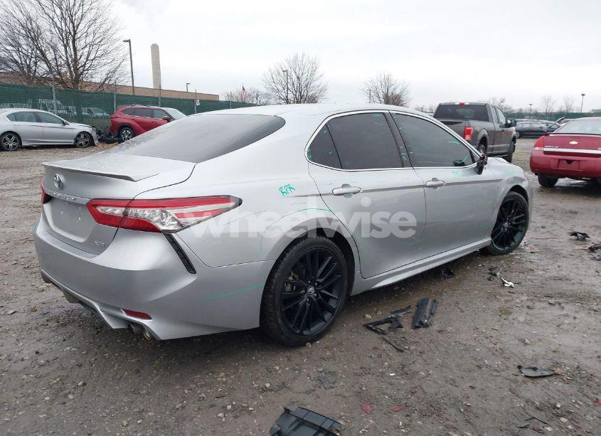 Photo 4 of 2018 Toyota Camry XSE (VIN 4T1B61HK6JU128610)