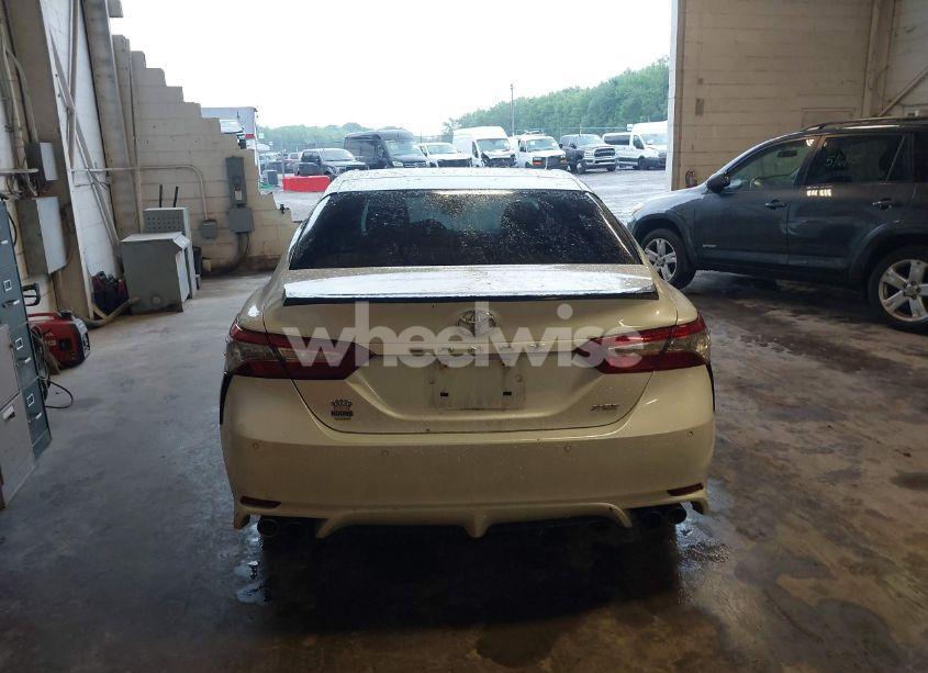 Photo 16 of 2018 Toyota Camry XSE (VIN 4T1B61HK6JU139428)