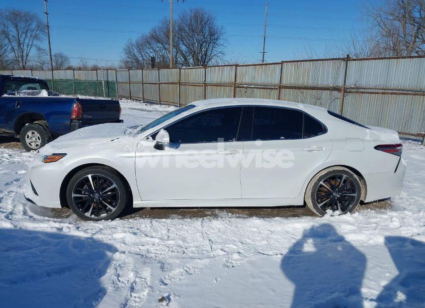 Photo 14 of 2018 Toyota Camry XSE (VIN 4T1B61HK6JU156097)