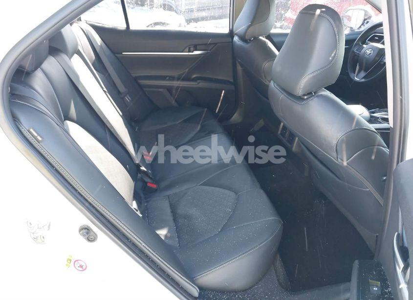 Photo 8 of 2018 Toyota Camry XSE (VIN 4T1B61HK6JU156097)