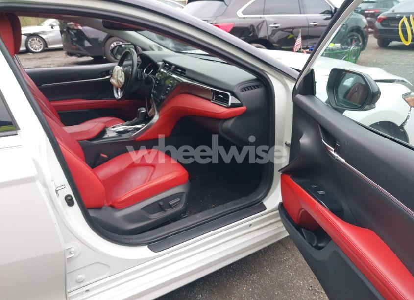 Photo 5 of 2019 Toyota Camry XSE (VIN 4T1B61HK6KU159776)