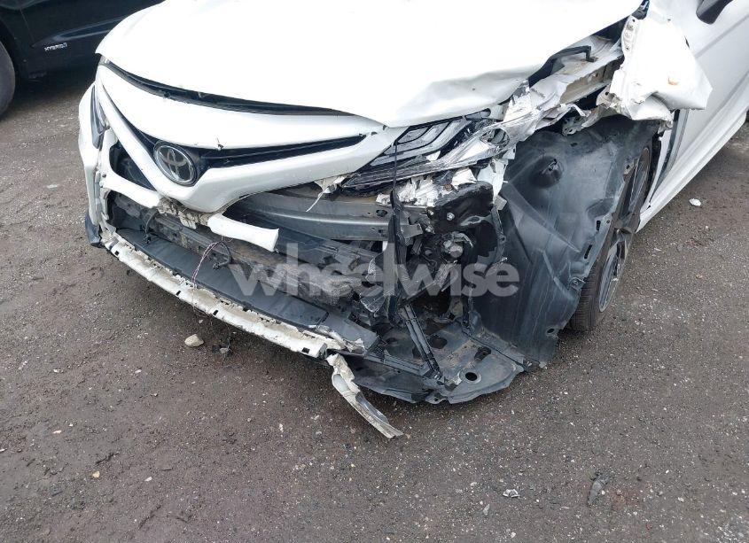 Photo 6 of 2019 Toyota Camry XSE (VIN 4T1B61HK6KU159776)