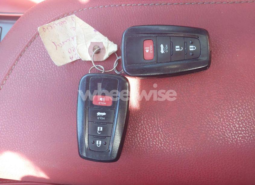 Photo 11 of 2019 Toyota Camry XSE (VIN 4T1B61HK6KU162080)