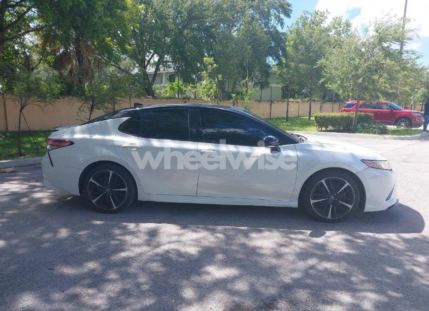 Photo 13 of 2019 Toyota Camry XSE (VIN 4T1B61HK6KU162080)