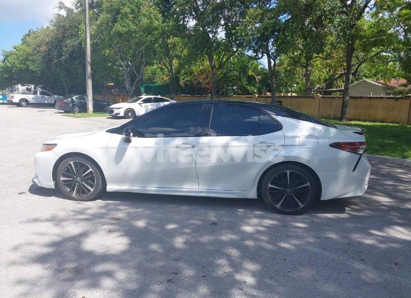 Photo 14 of 2019 Toyota Camry XSE (VIN 4T1B61HK6KU162080)