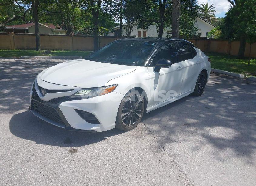Photo 2 of 2019 Toyota Camry XSE (VIN 4T1B61HK6KU162080)