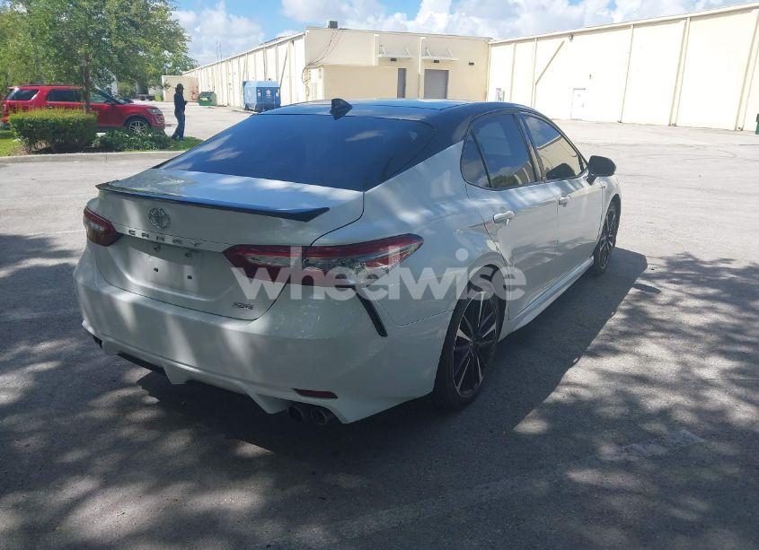 Photo 4 of 2019 Toyota Camry XSE (VIN 4T1B61HK6KU162080)