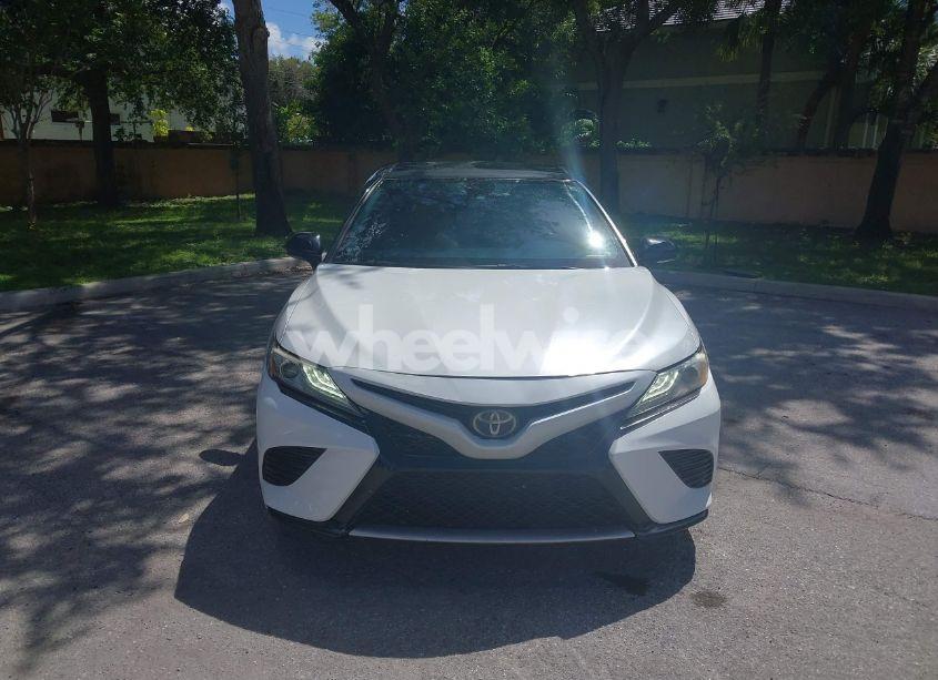 Photo 6 of 2019 Toyota Camry XSE (VIN 4T1B61HK6KU162080)