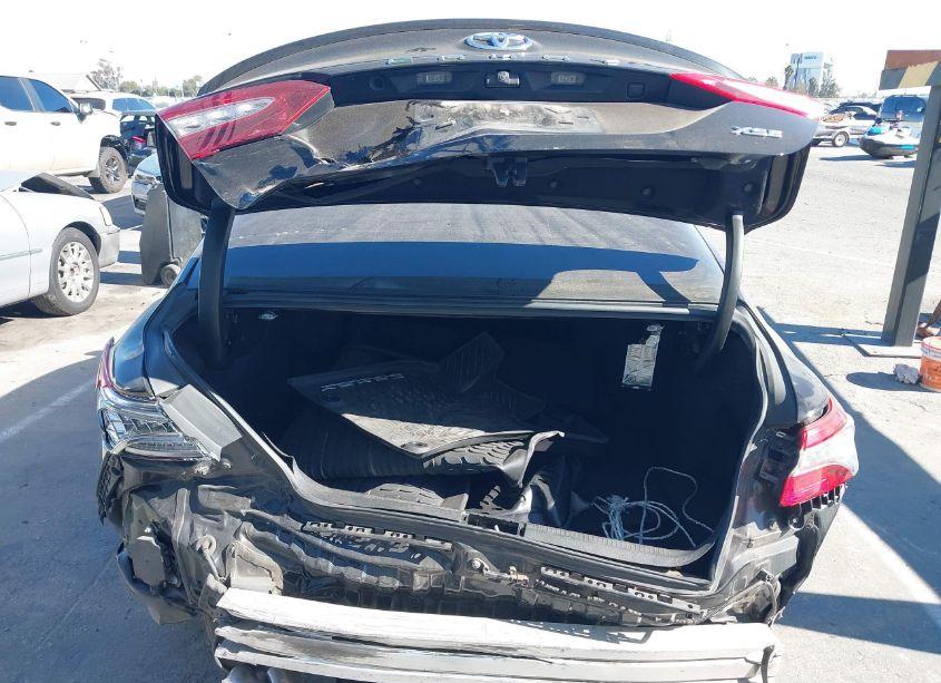 Photo 16 of 2019 Toyota Camry XSE (VIN 4T1B61HK6KU175167)