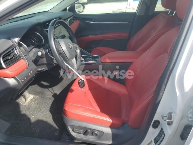 Photo 2 of 2019 TOYOTA CAMRY XSE (VIN 4T1B61HK6KU240468)