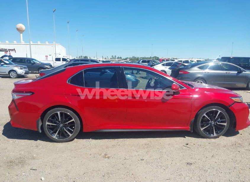 Photo 14 of 2019 Toyota Camry XSE (VIN 4T1B61HK6KU277861)