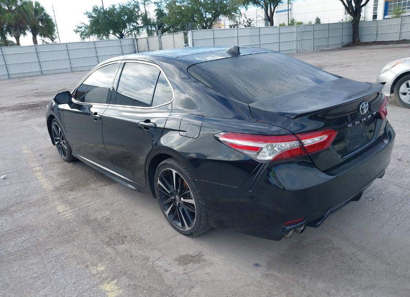 Photo 3 of 2019 Toyota Camry XSE (VIN 4T1B61HK6KU762341)